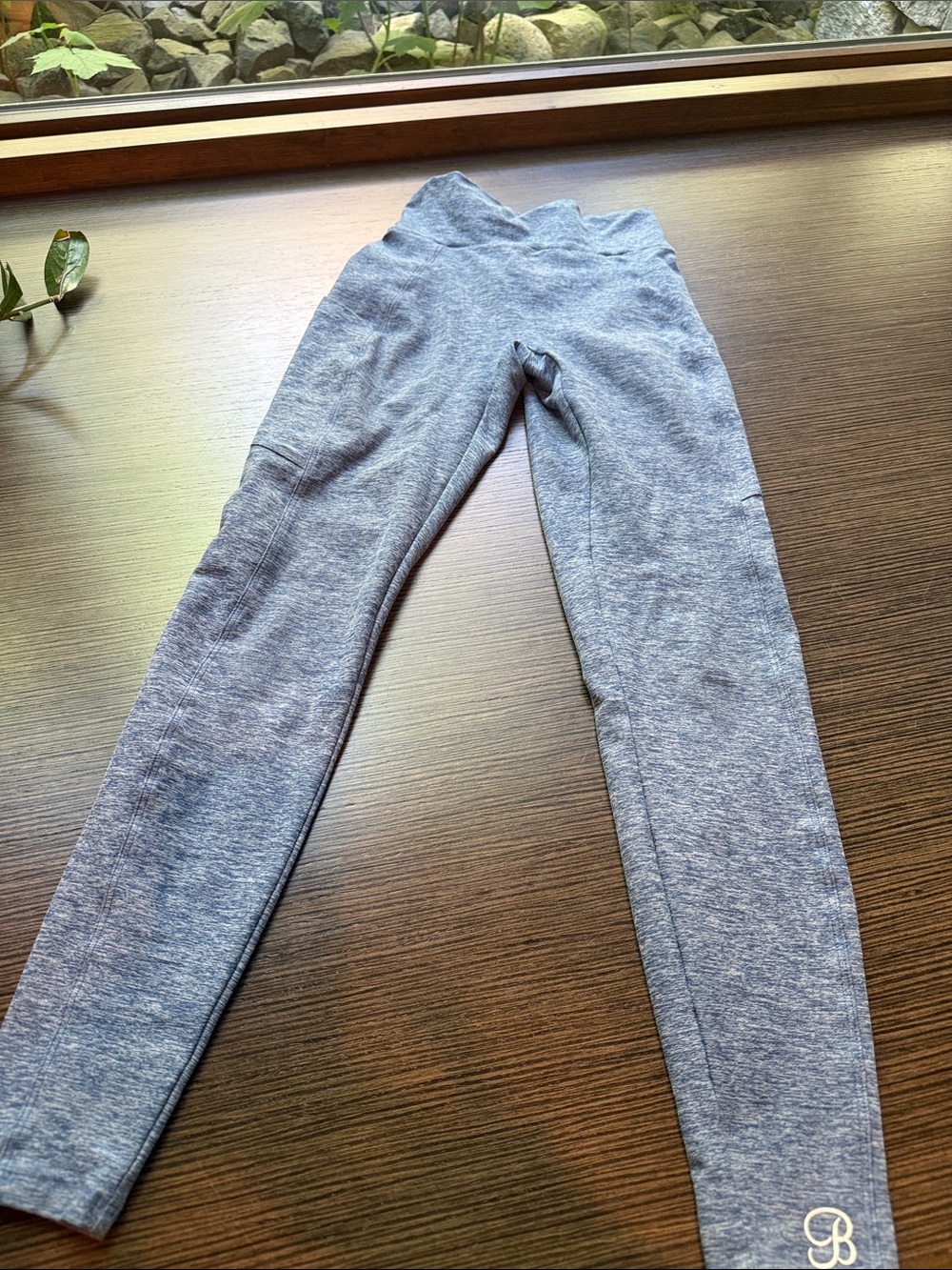 Bombshell Sportswear, scrunch butt pocket leggings, heather blue. Size XS